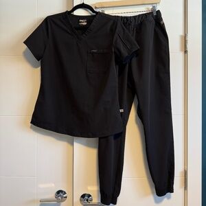 Cherokee Euphoria Scrubs small top medium pant